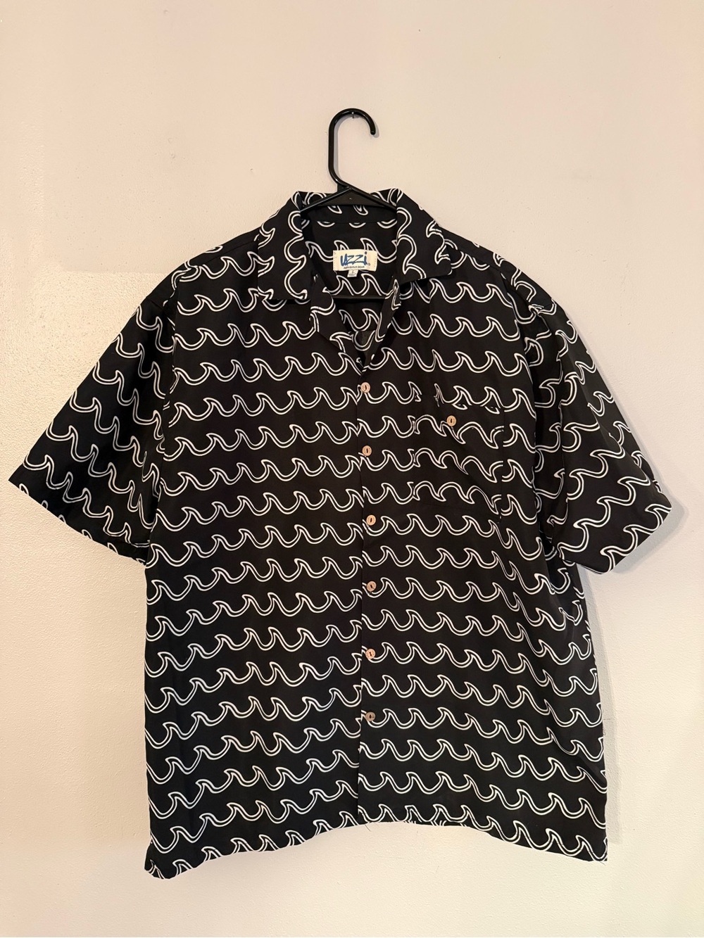 UZZI Amphibious Gear Black White Wave Print Hawaiian Shirt - Men’s L